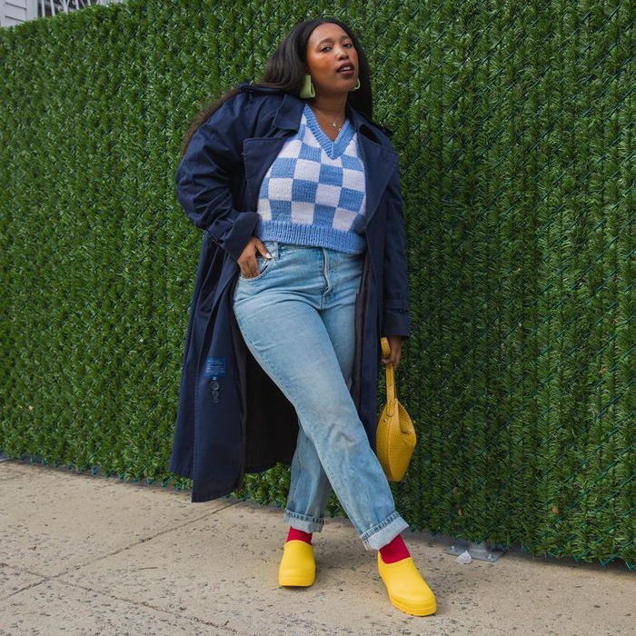 12 Pretty Tops Fashion Girls Are Wearing with Their Jeans This Spring