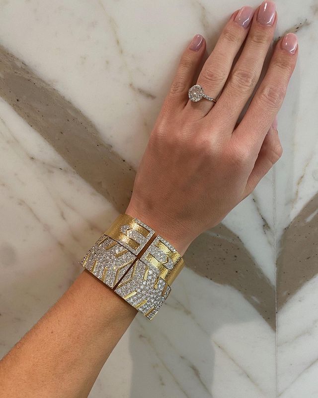 How much should you spend on an engagement ring? @rosiehw showcases her engagement ring