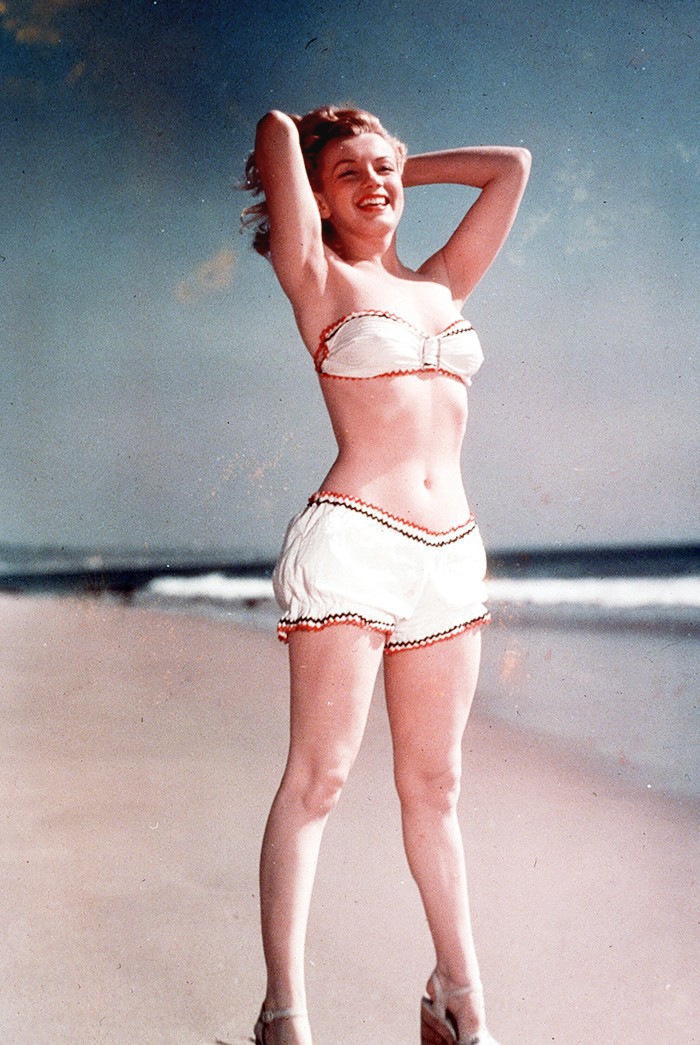 These Old Pictures of Marilyn Monroe in Swimsuits Are Amazing 