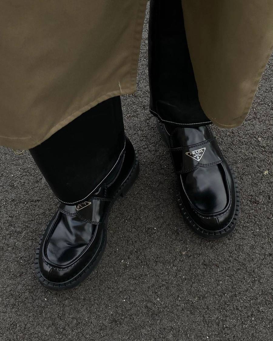 Paris I - Black patent leather loafers with gold horsebit, men's