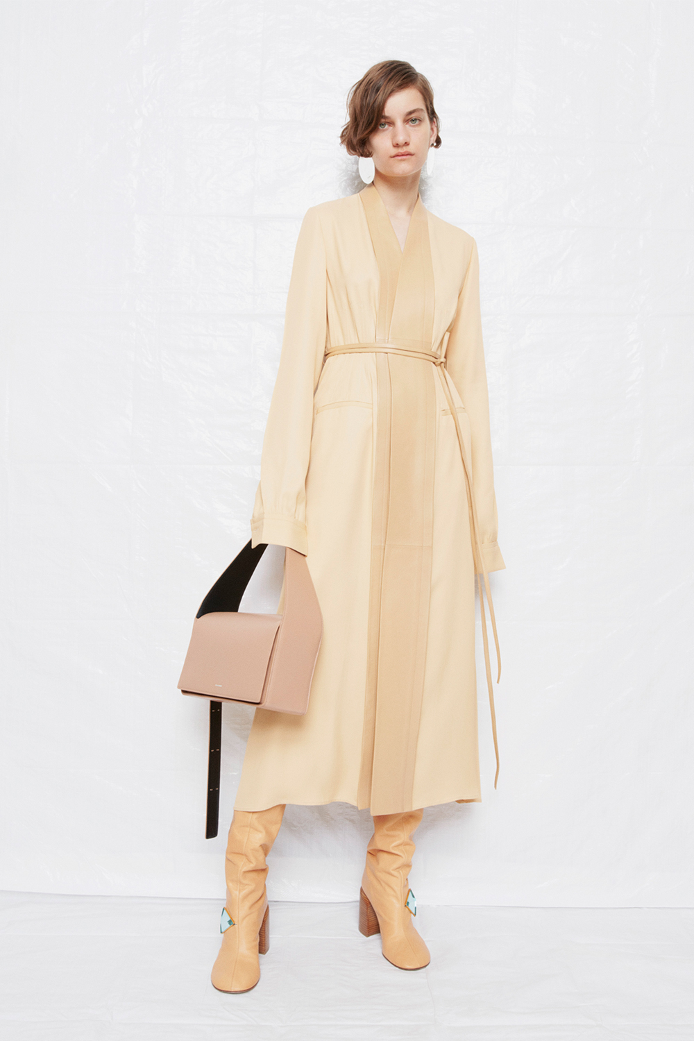 Minimalist Fashion: Your 16-Piece Pared-Back Capsule | Who What Wear UK