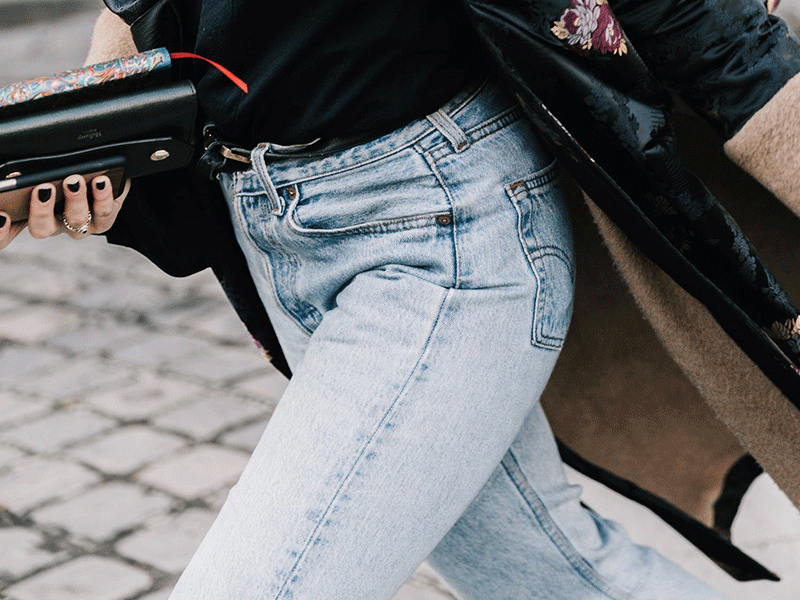 Shadow jeans trend