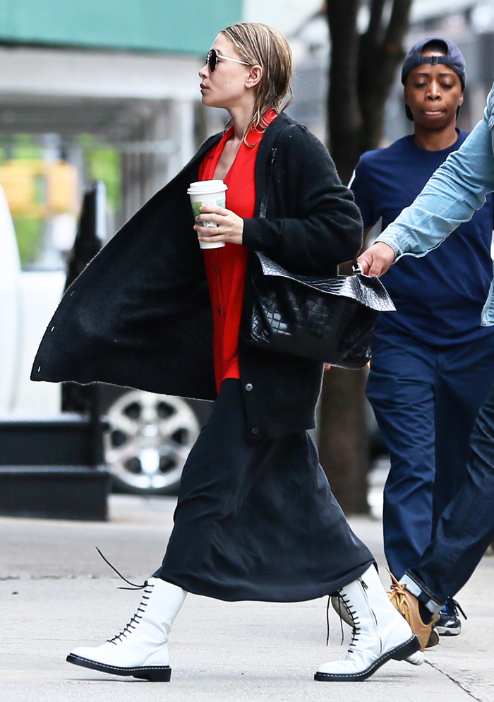 Mary-Kate Olsen's White Boots | Who What Wear UK