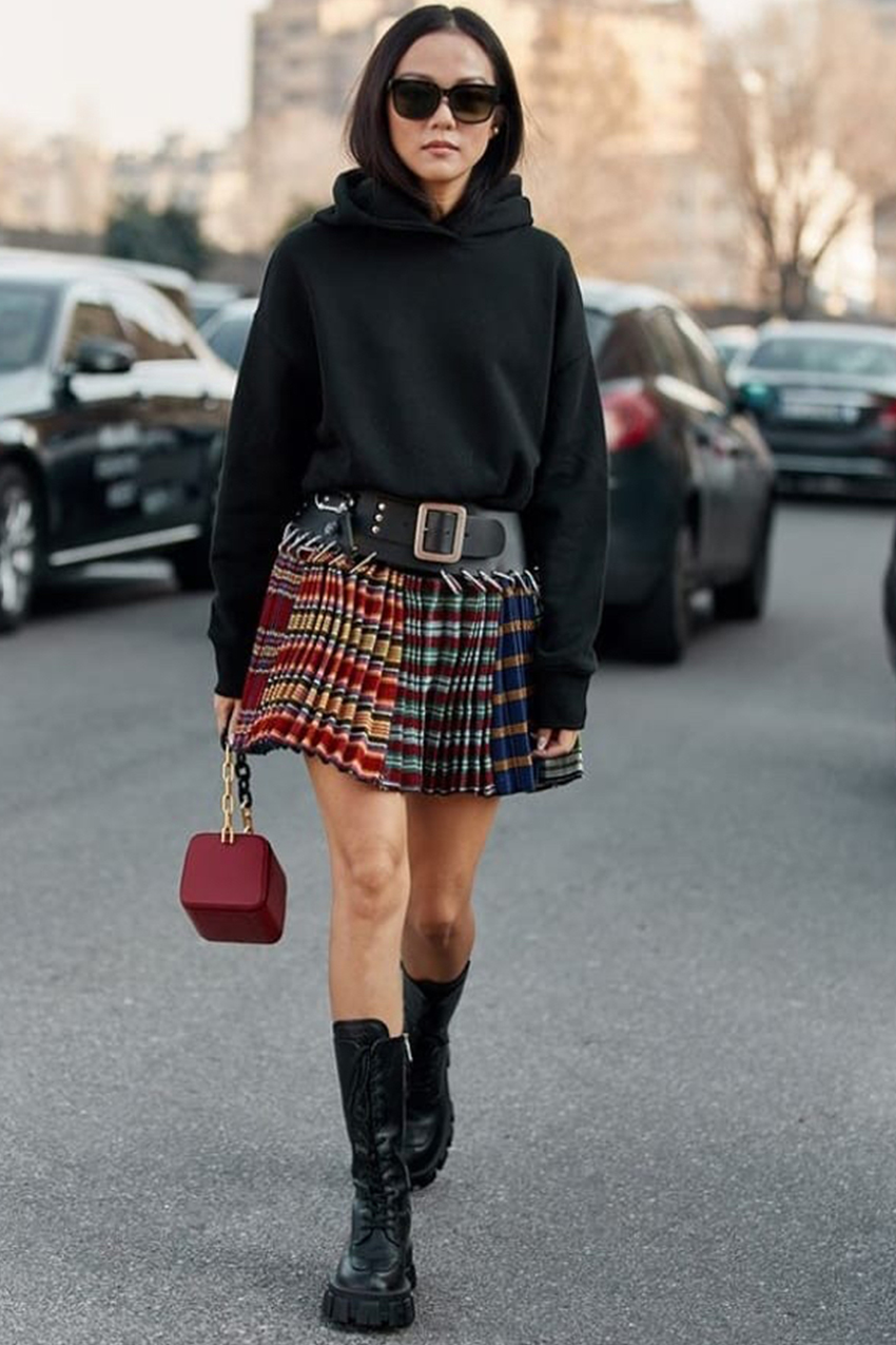 plaid skirt outfit street style