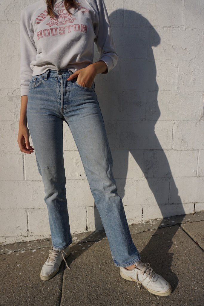 levi's cropped mom jeans