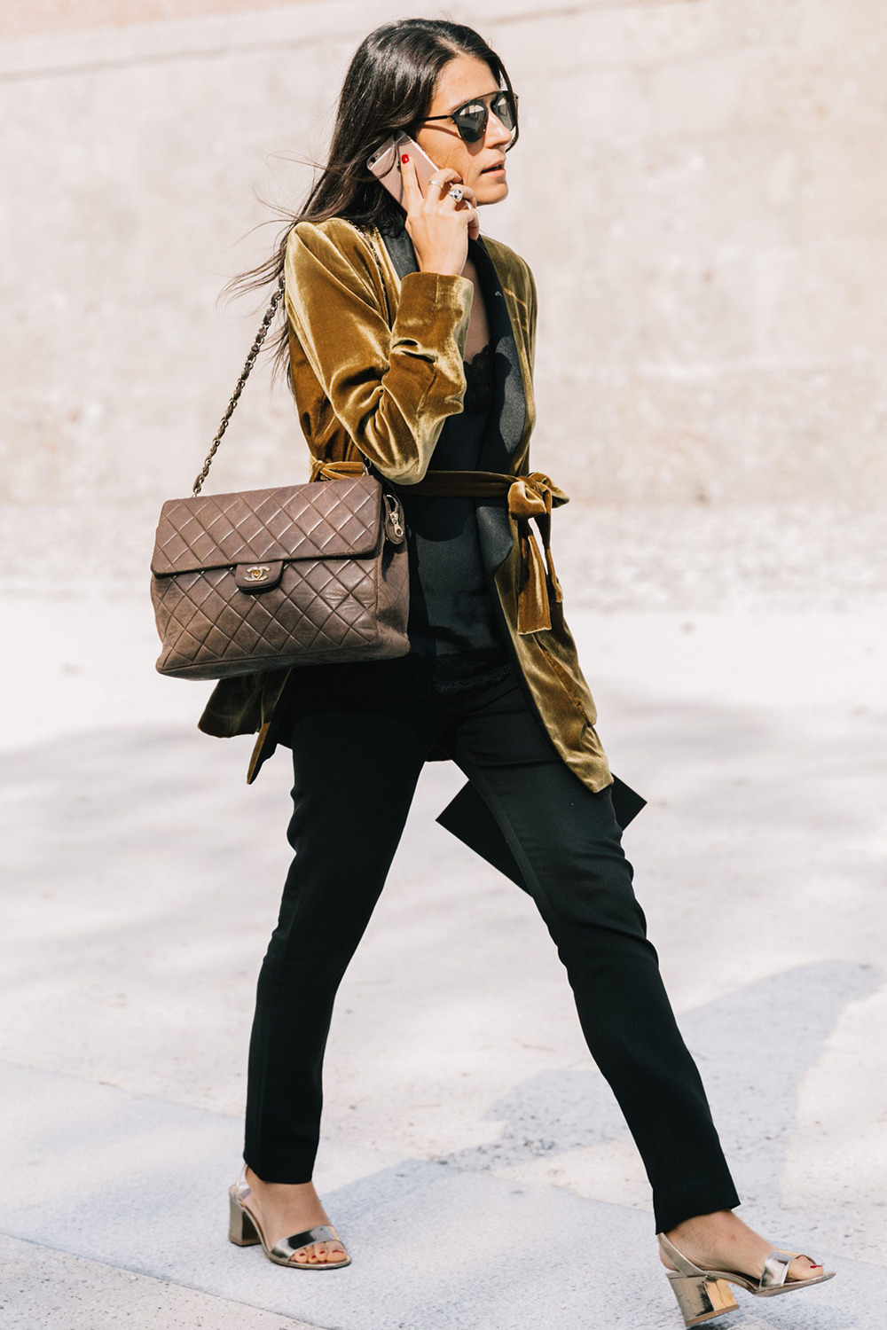 20 Black-and-Gold Outfits to Wear Now 