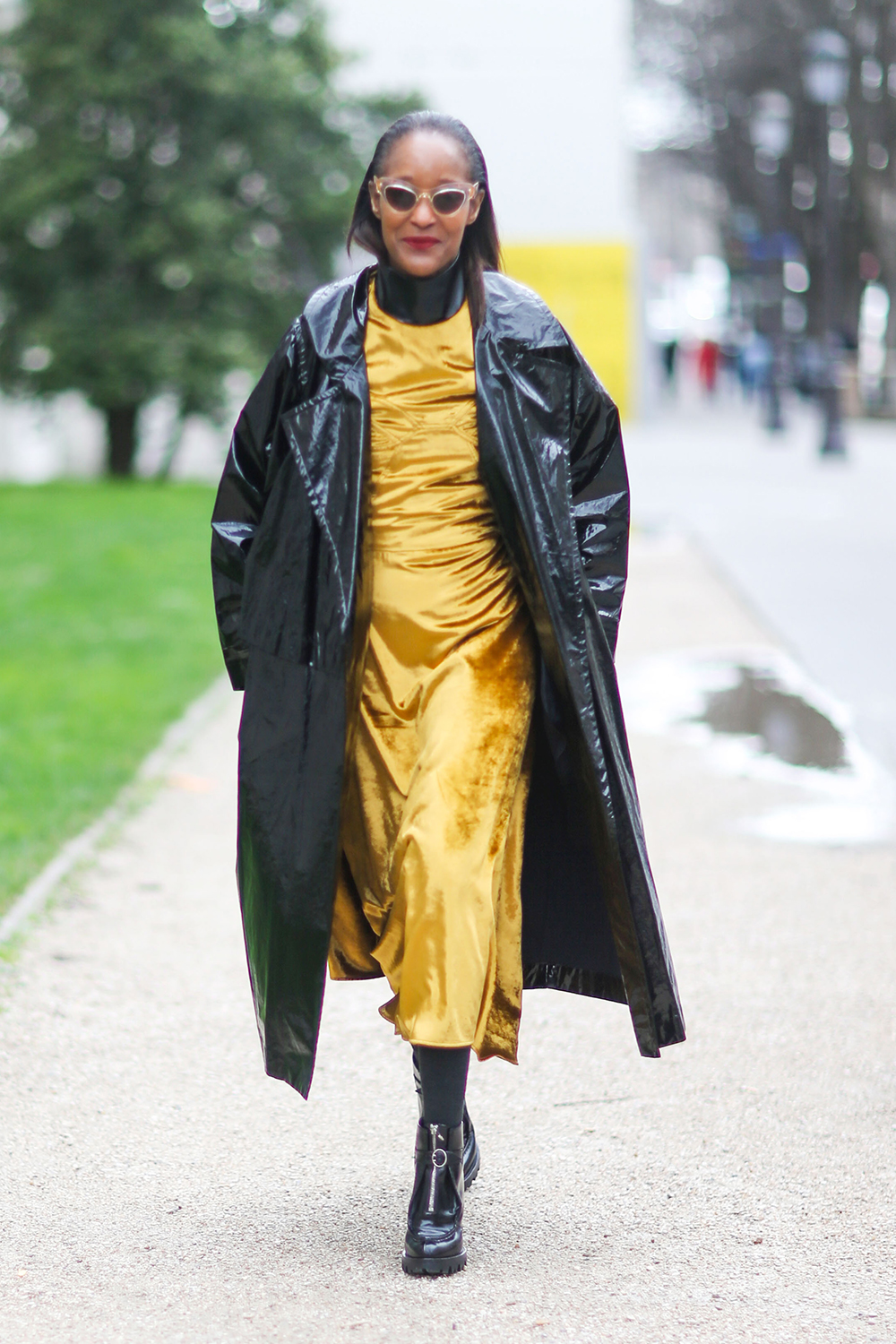 20 Black-and-Gold Outfits to Wear Now