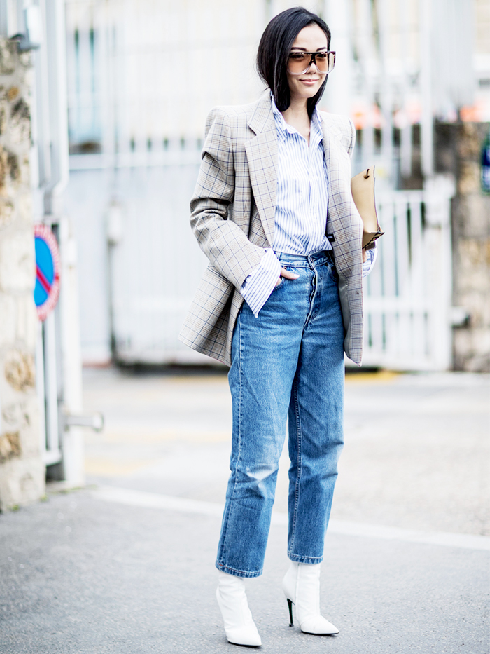How to Boyfriend Jeans in the | Who Wear