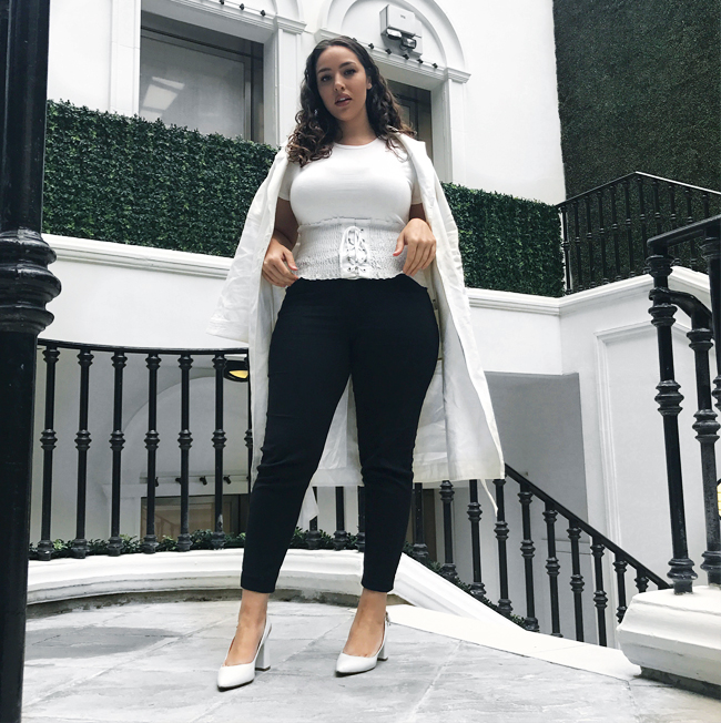 Outfits for Curvy Figures: 10 Winning 