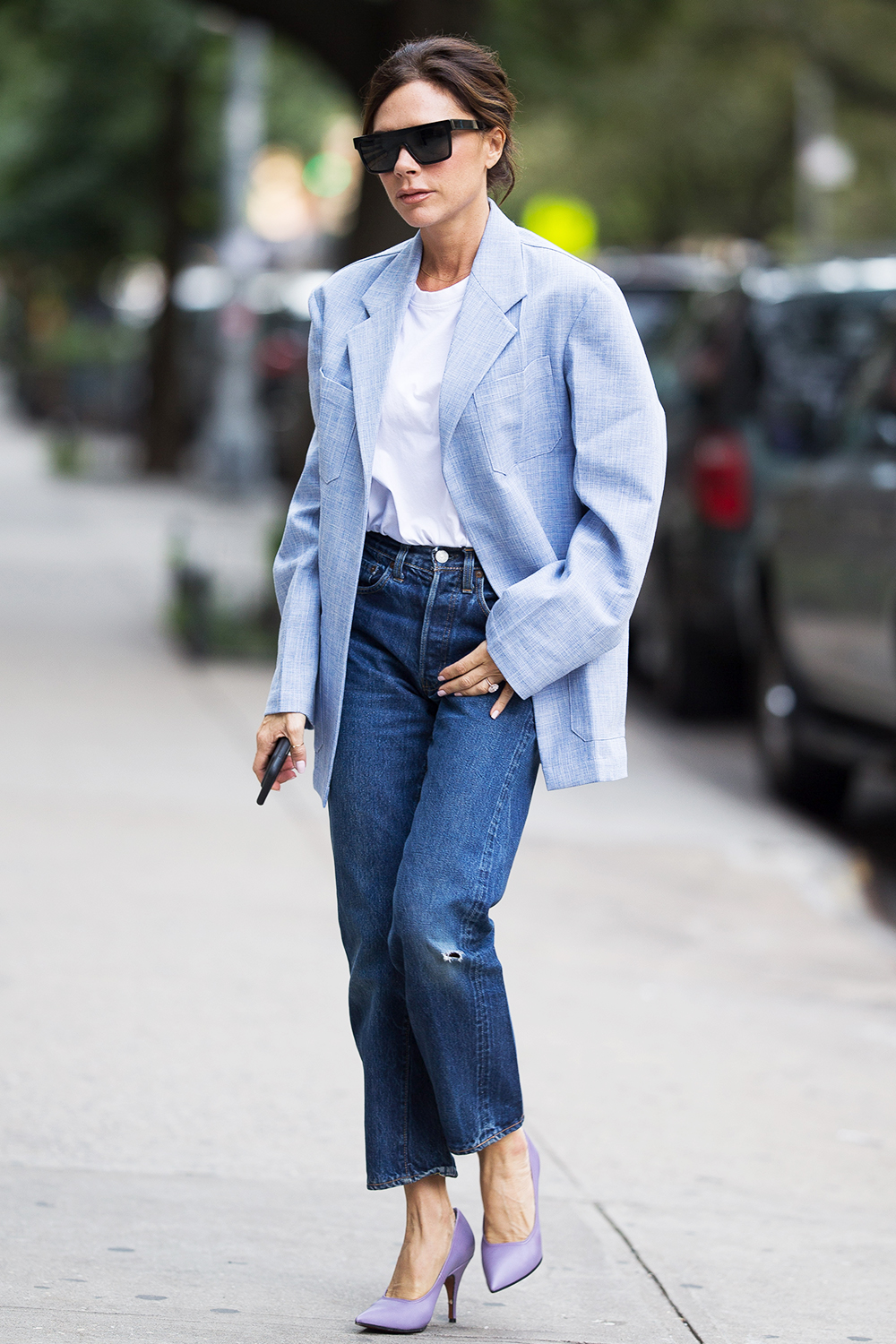 The Best Shoes to Wear With Mom Jeans 