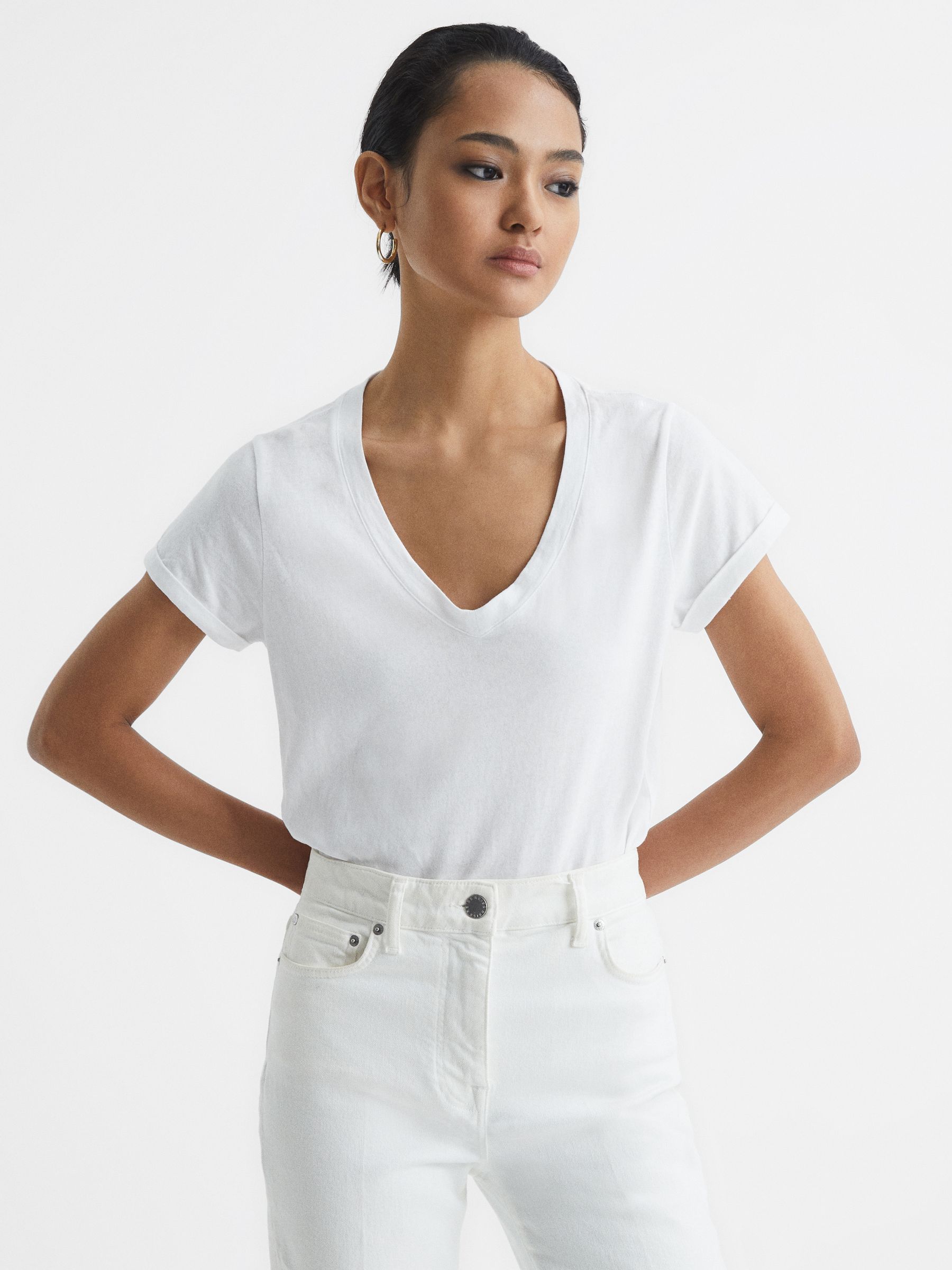 The Best Non-See-Through White T-Shirts According to Editors | Who What ...