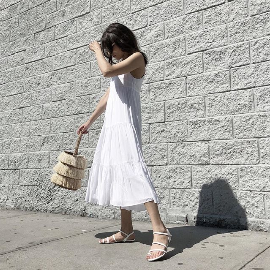 15 Outfits to Wear With Strappy Sandals 