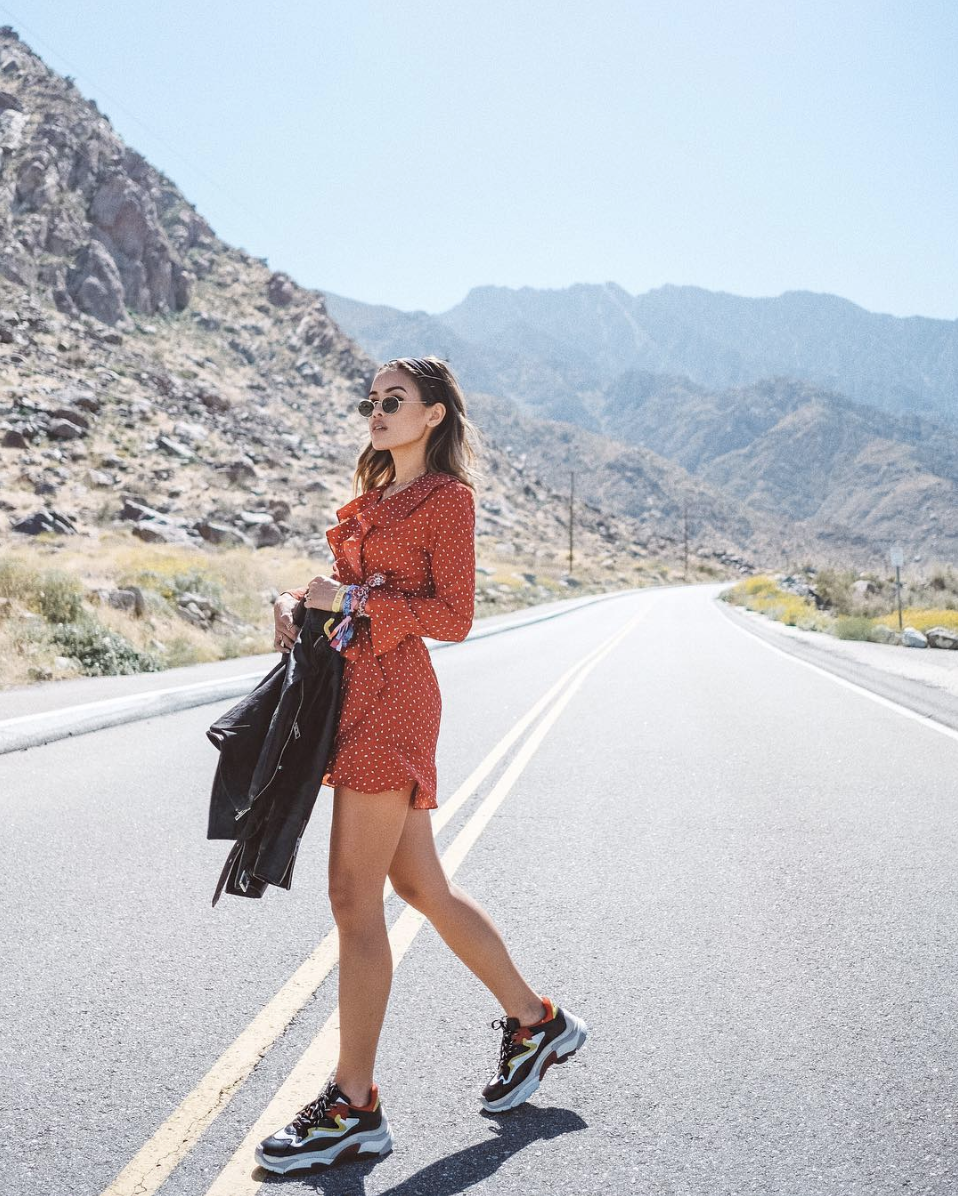 Dress-With-Sneakers Outfits 