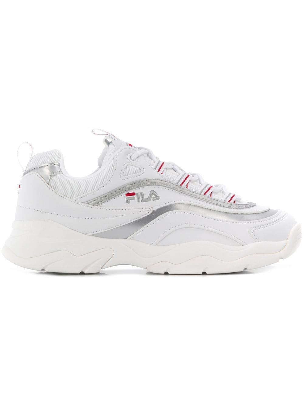 10 Fila-Sneaker Outfits Everyone Will Be Wearing | Who What Wear