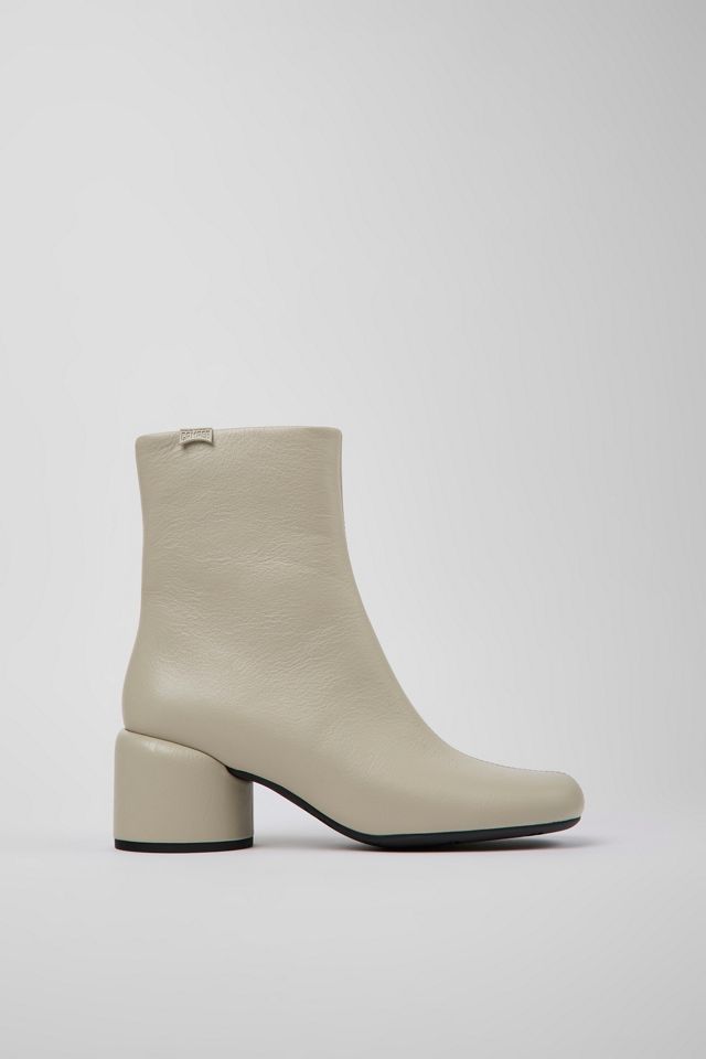 white ankle boots winter outfits 272481 1693700867808