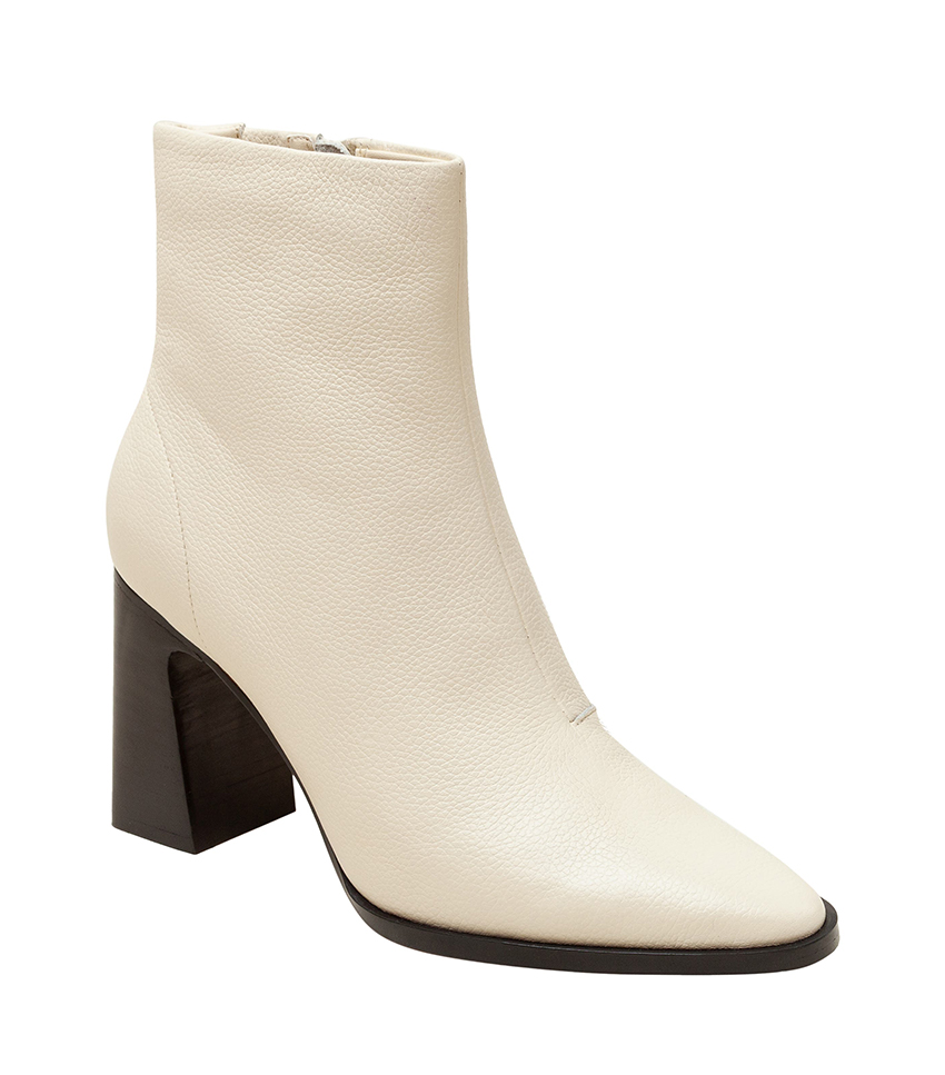 white ankle boots winter outfits 272481 1693702685077
