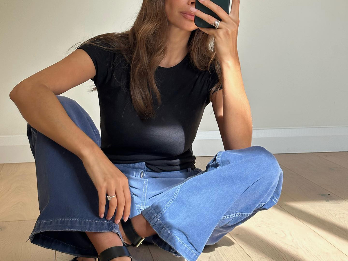 Black T-shirt and jeans