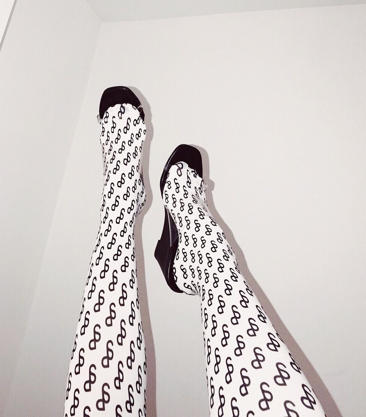 These Saks Potts Tights Have Blown Up on the Fashion Scene | Who What Wear