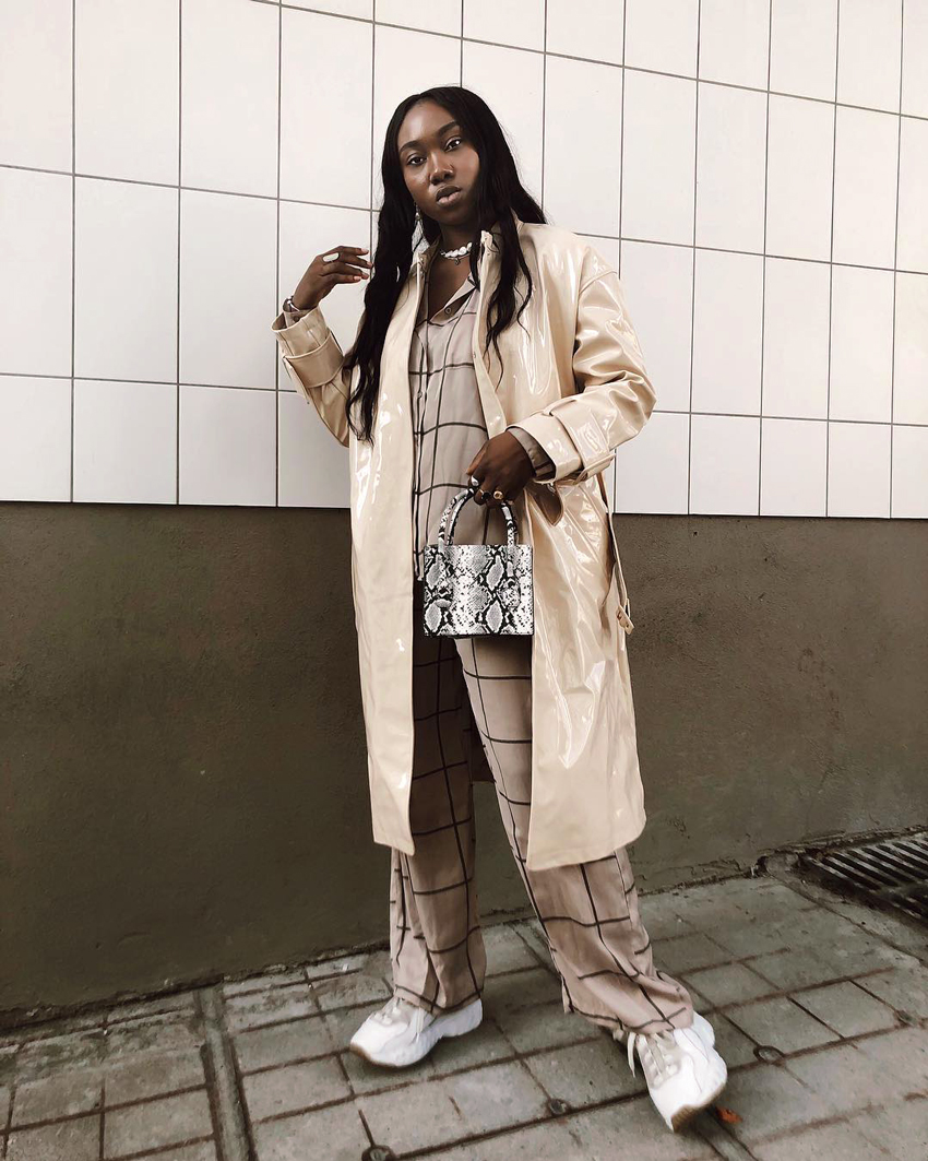 6 Winter Outfits With Sneakers That 