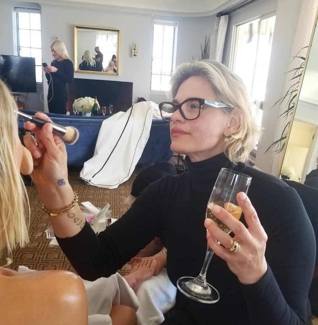 Pati Dubroff Makeup Bag: Dubroff applying makeup on the job