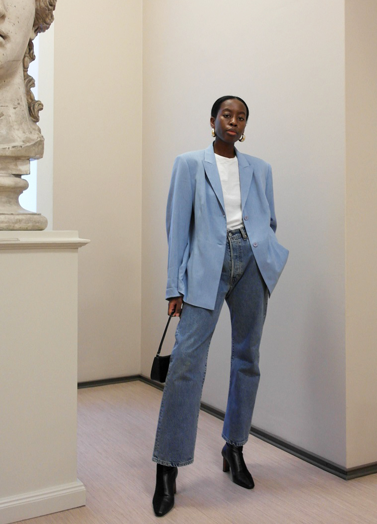 Colour Trends 2019 Street Style: Powder blue outfit