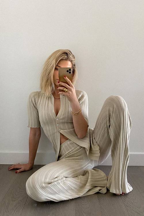 Featured image of post Chic Loungewear Sets / I know it&#039;s a hard time so i&#039;m always here for you if you need someone to talk to.