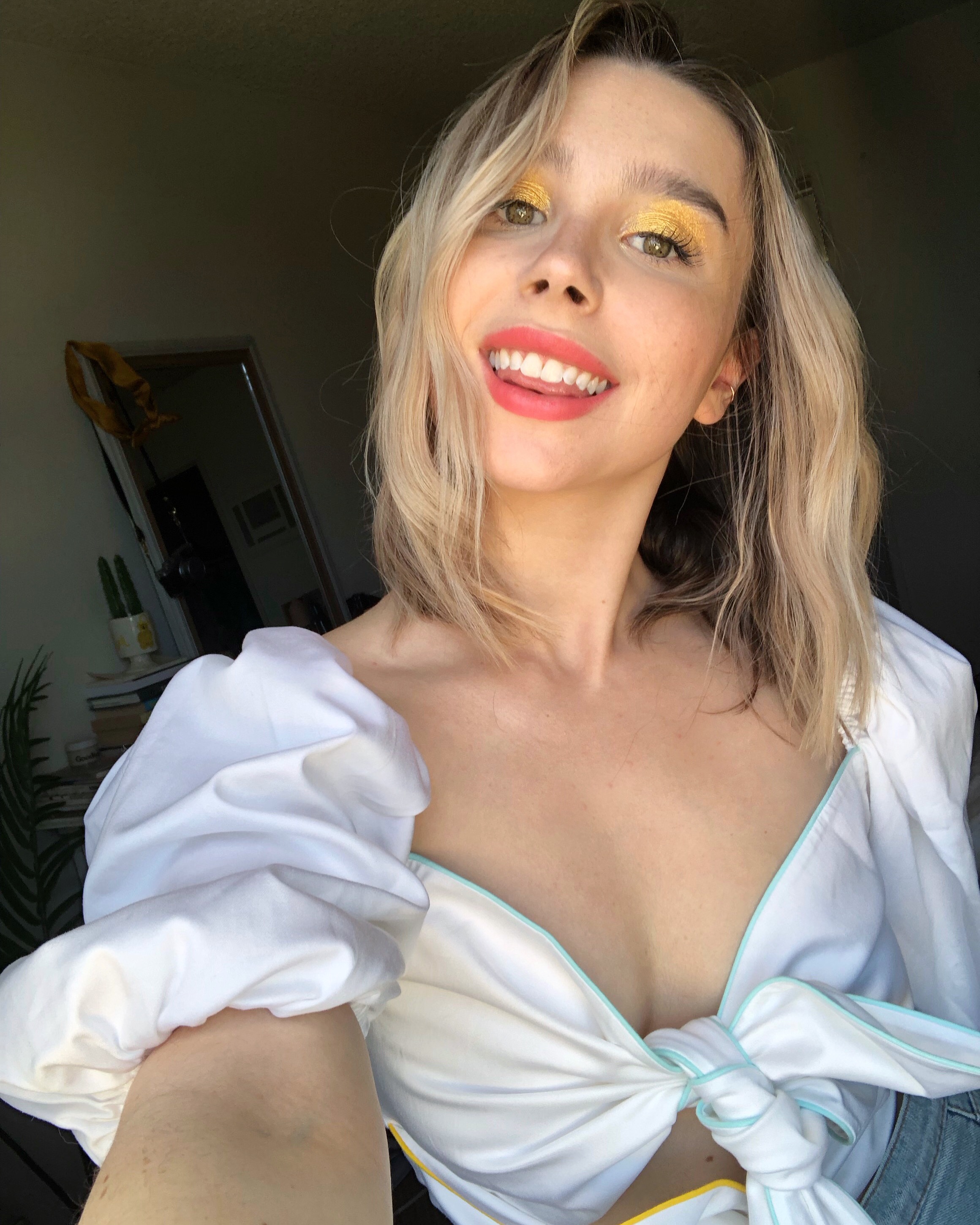 Amanda Montell - Yellow Eyeshadow