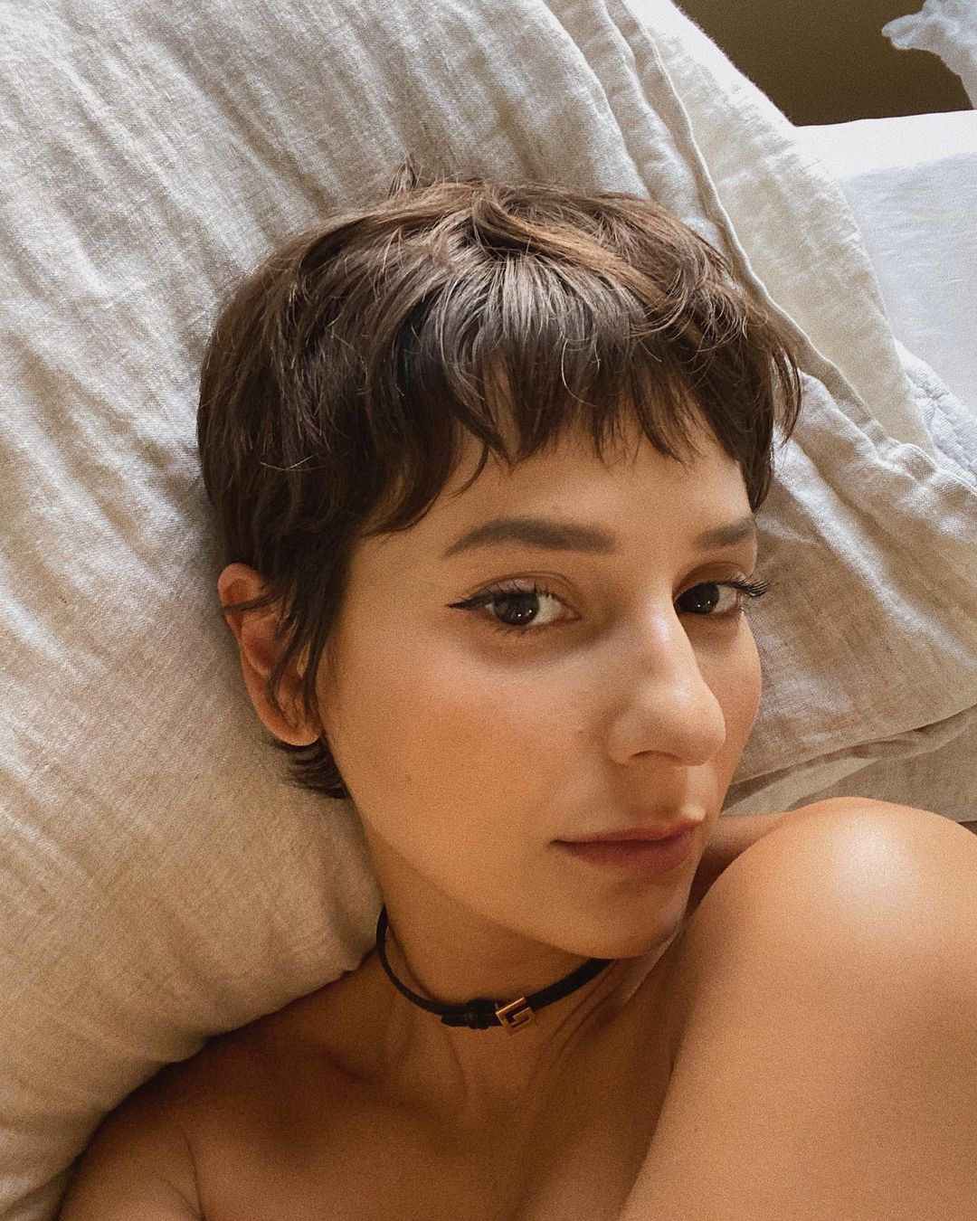 Short hairstyles for women: Alyssa Coscarelli with short hair