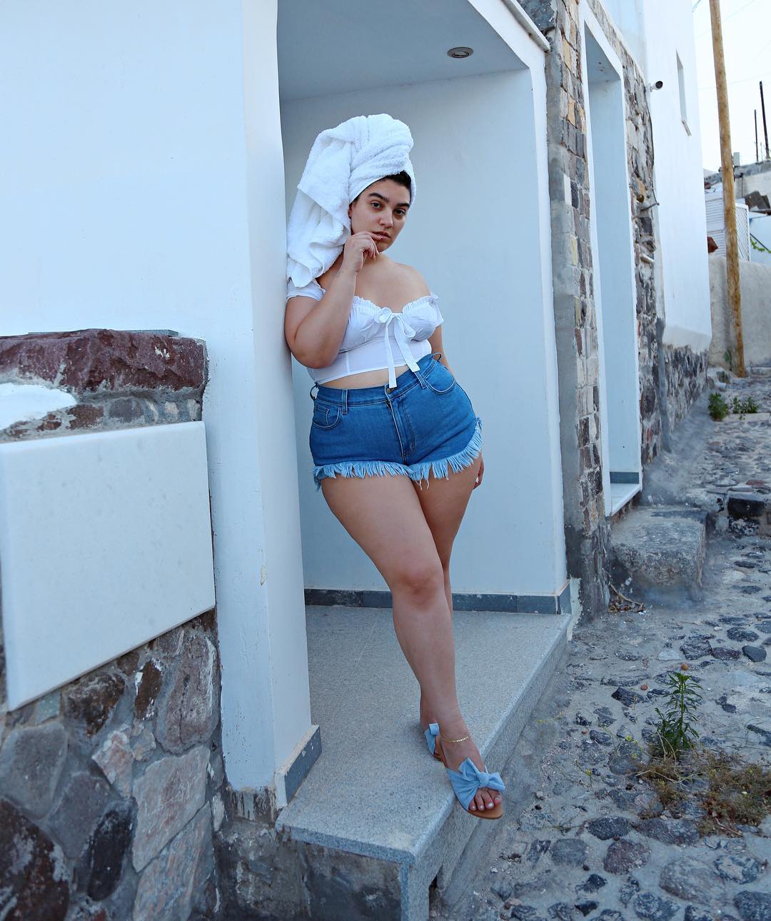 Share more than 70 denim shorts for chunky thighs latest