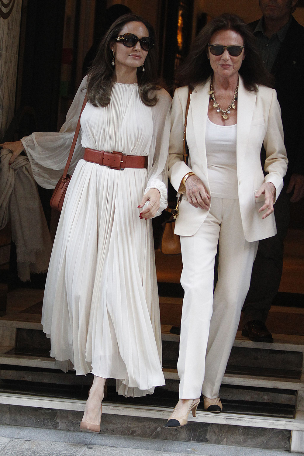 Angelina Jolie Looks So Riche in These Outfits in Paris