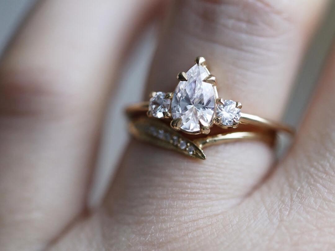 The Best Pear-Shaped Engagement Rings to Shop