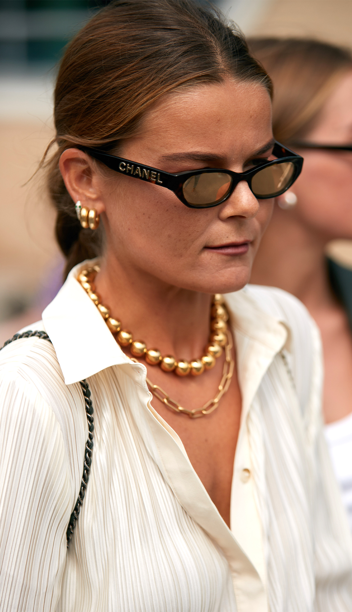 Chunky Gold Necklaces Are Fall's Biggest Jewelry Trend
