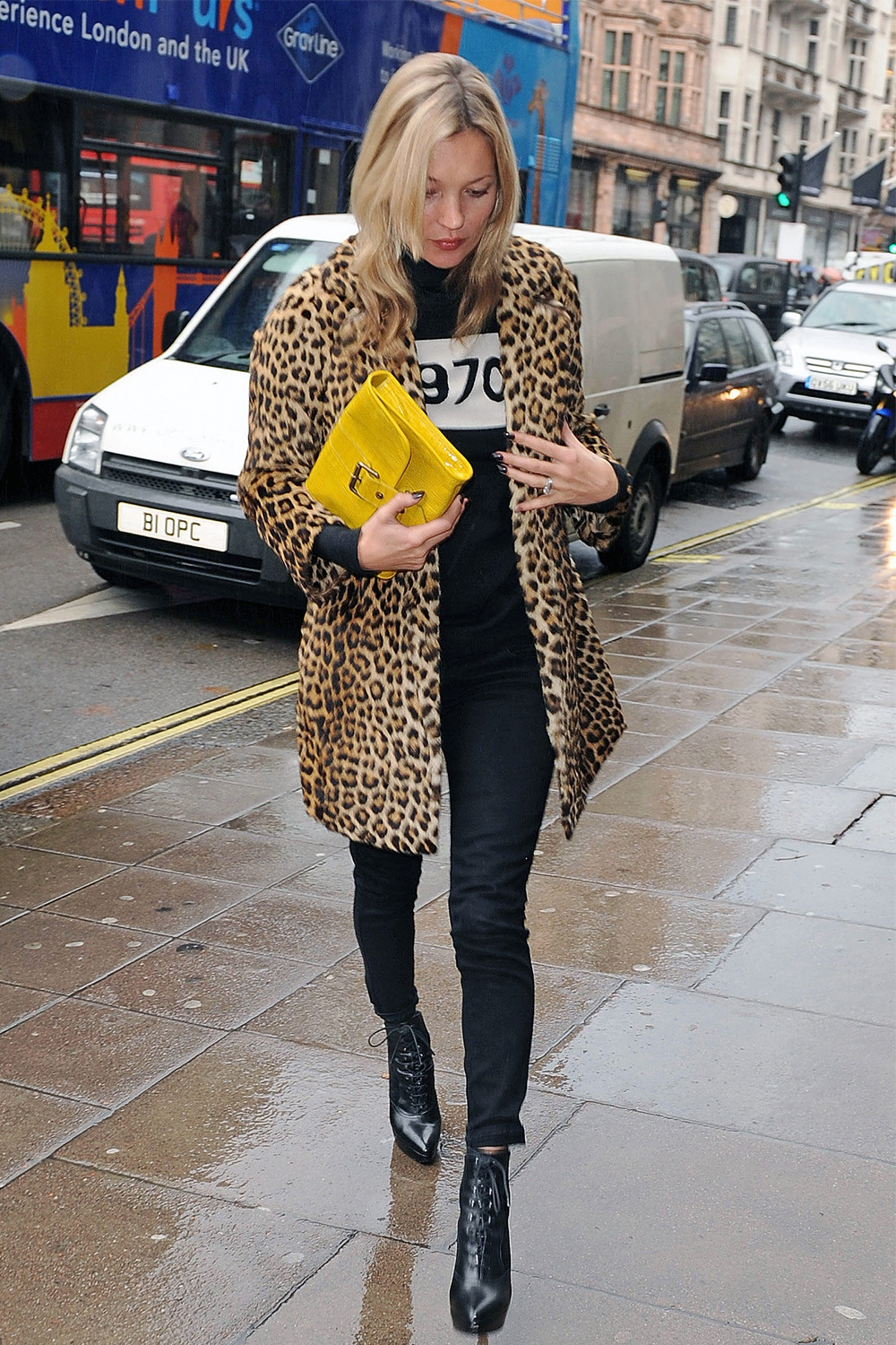 Kate Moss Style: Kate Moss in a leopard print coat