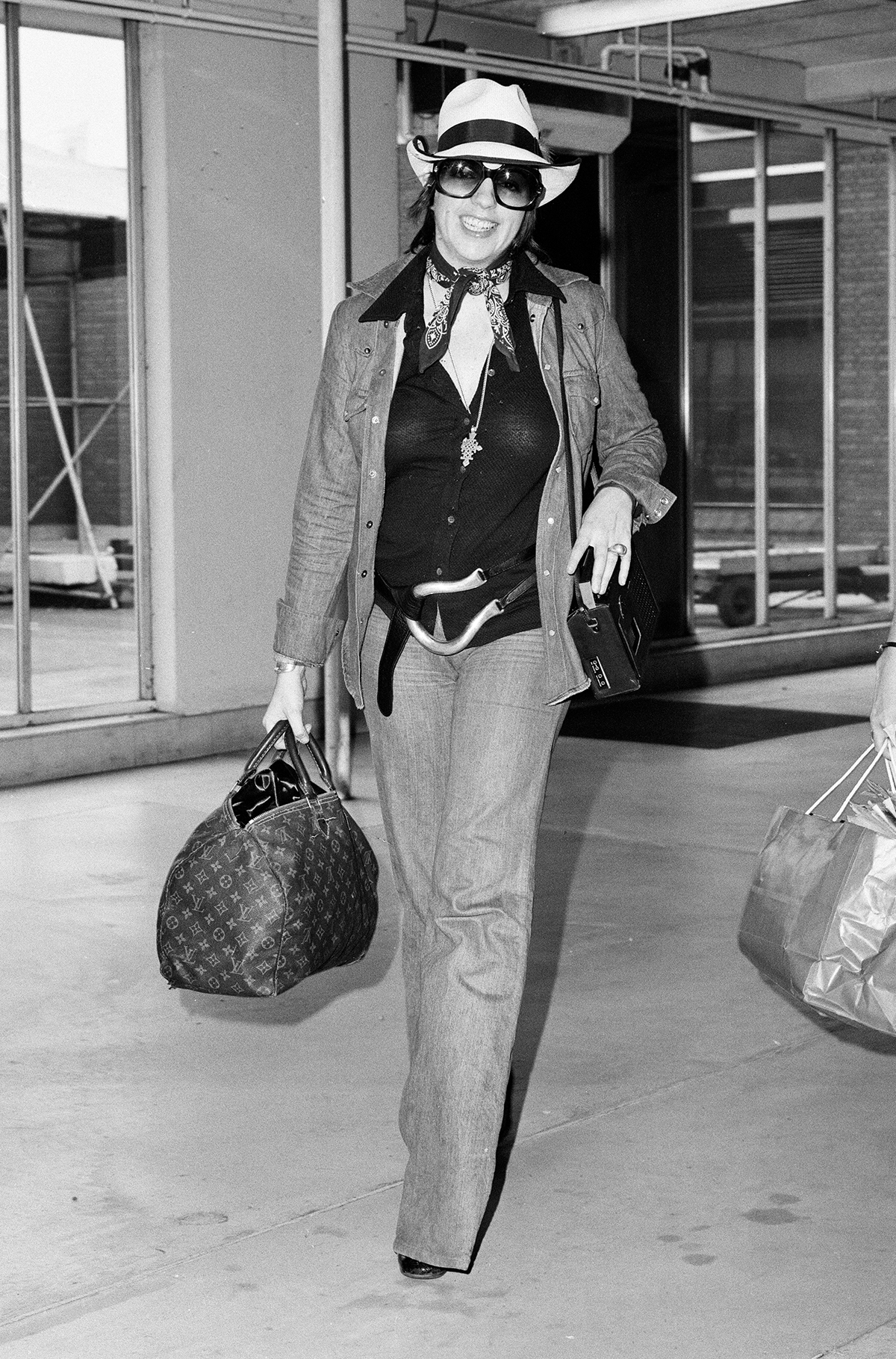 Audrey Hepburn on X: Audrey Hepburn photographed with her Louis Vuitton  Speedy handbag at Heathrow Airport, London, 1966  /  X