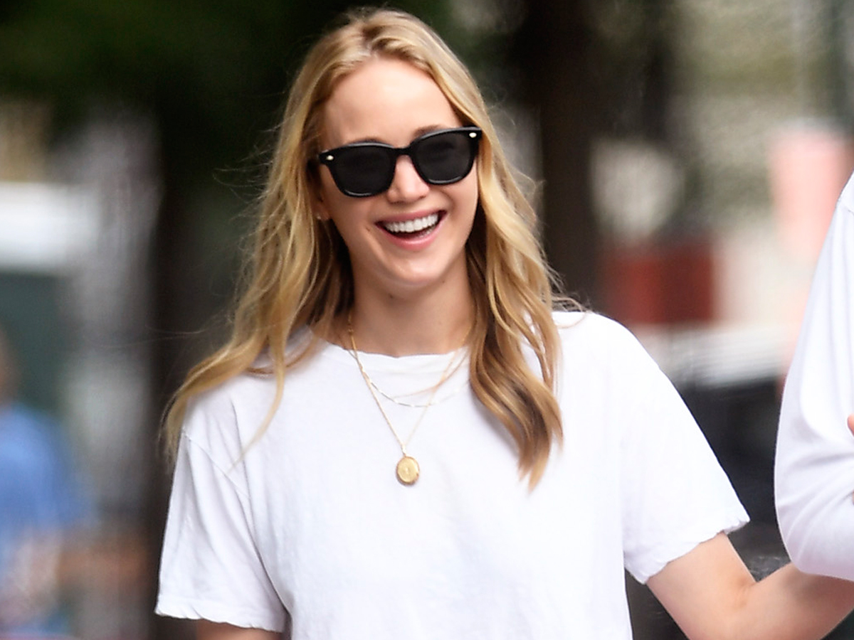 Jennifer Lawrence Made a White Tee and Sneakers Look Chic | Who What ...