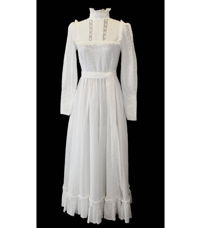 Featured image of post Laura Ashley Wedding Dresses : Discover sophisticated design in every laura ashley collection from home furnishings to girls&#039; clothing.