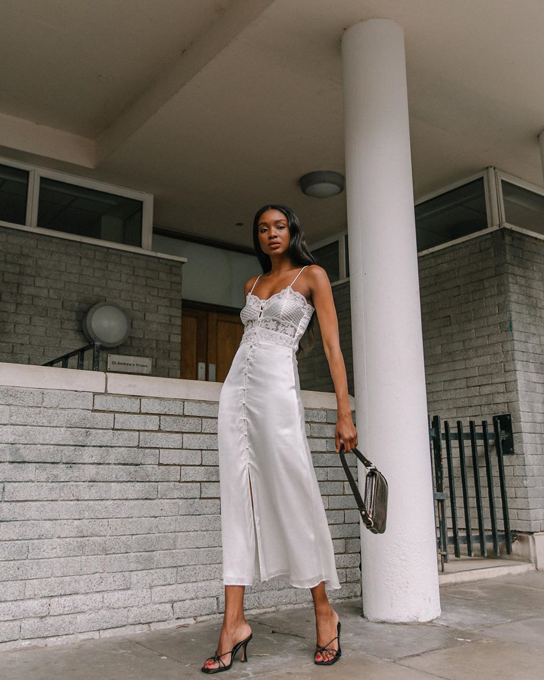 9 Chic Wedding Guest Outfits to Try 