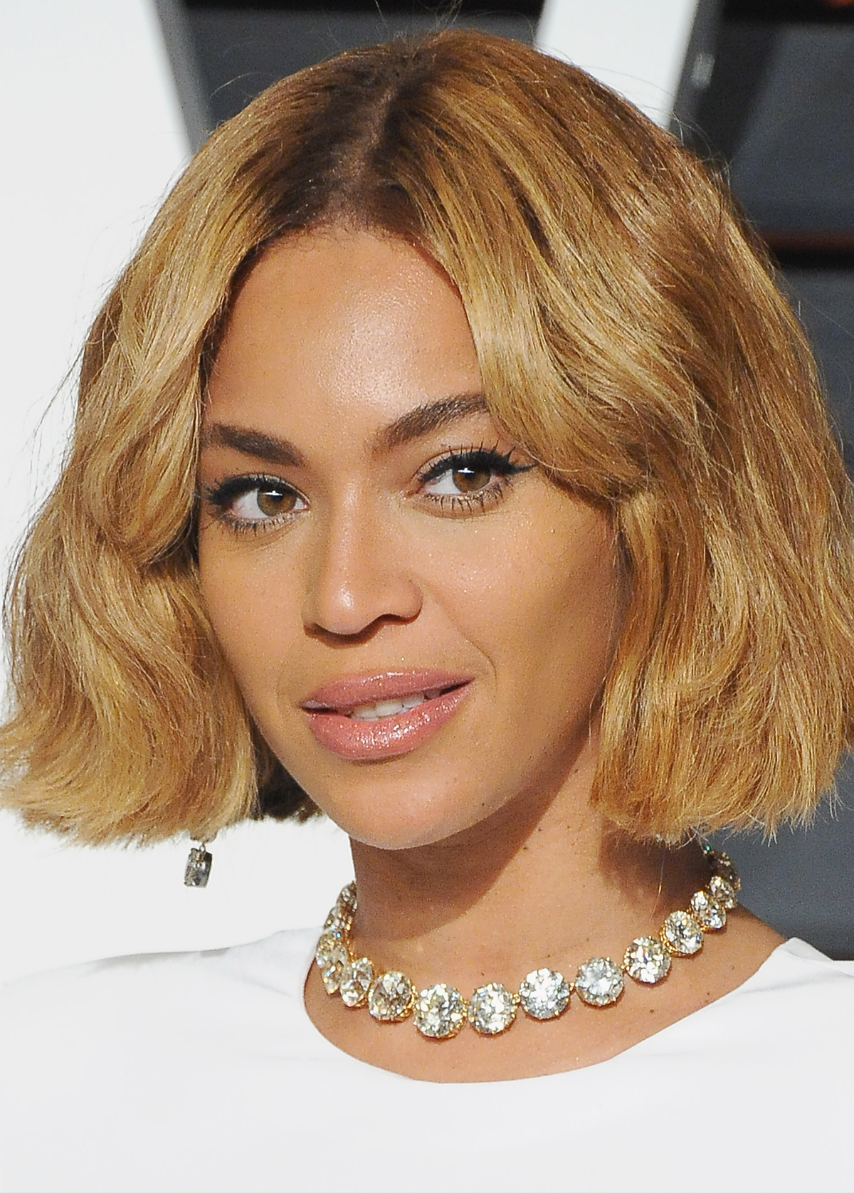 Blonde Bob Hairstyles to inspire: Beyonce with her middle-parting blonde bob at the Grammys