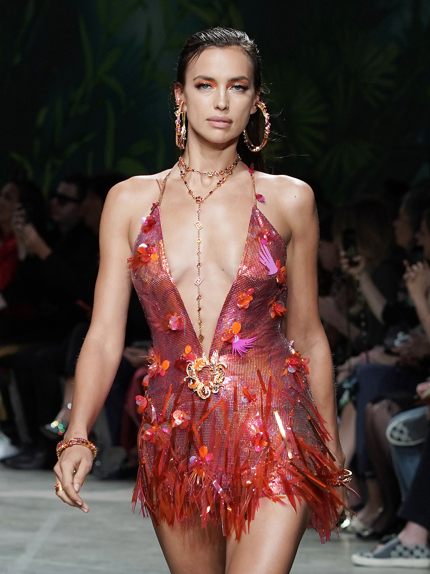 6 pretty spring 2020 jewelry trends to try // Irina Shayk on the Versace runway