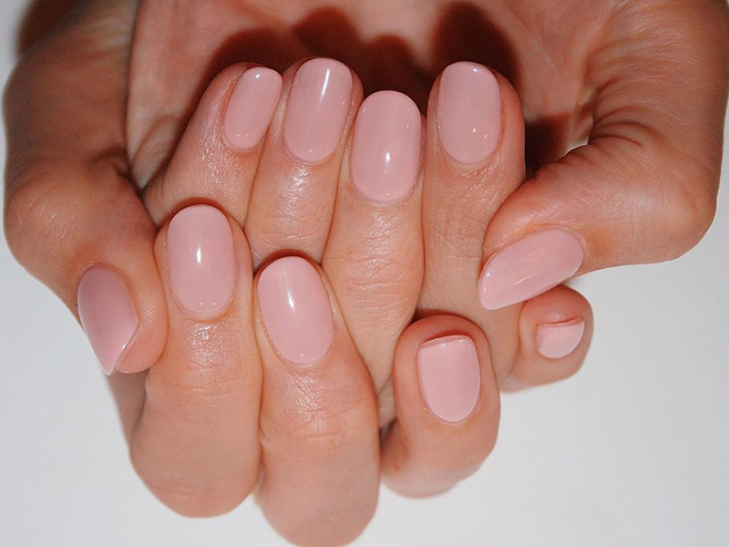27 Natural Nail Colors That Are Simple and Chic | Who What Wear