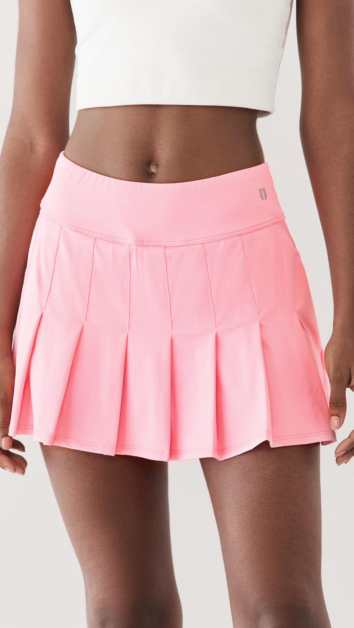 pink pleated mini skirt outfit