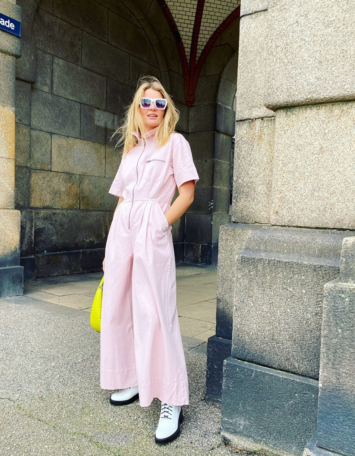 Colourful outfit ideas: pink jumpsuit