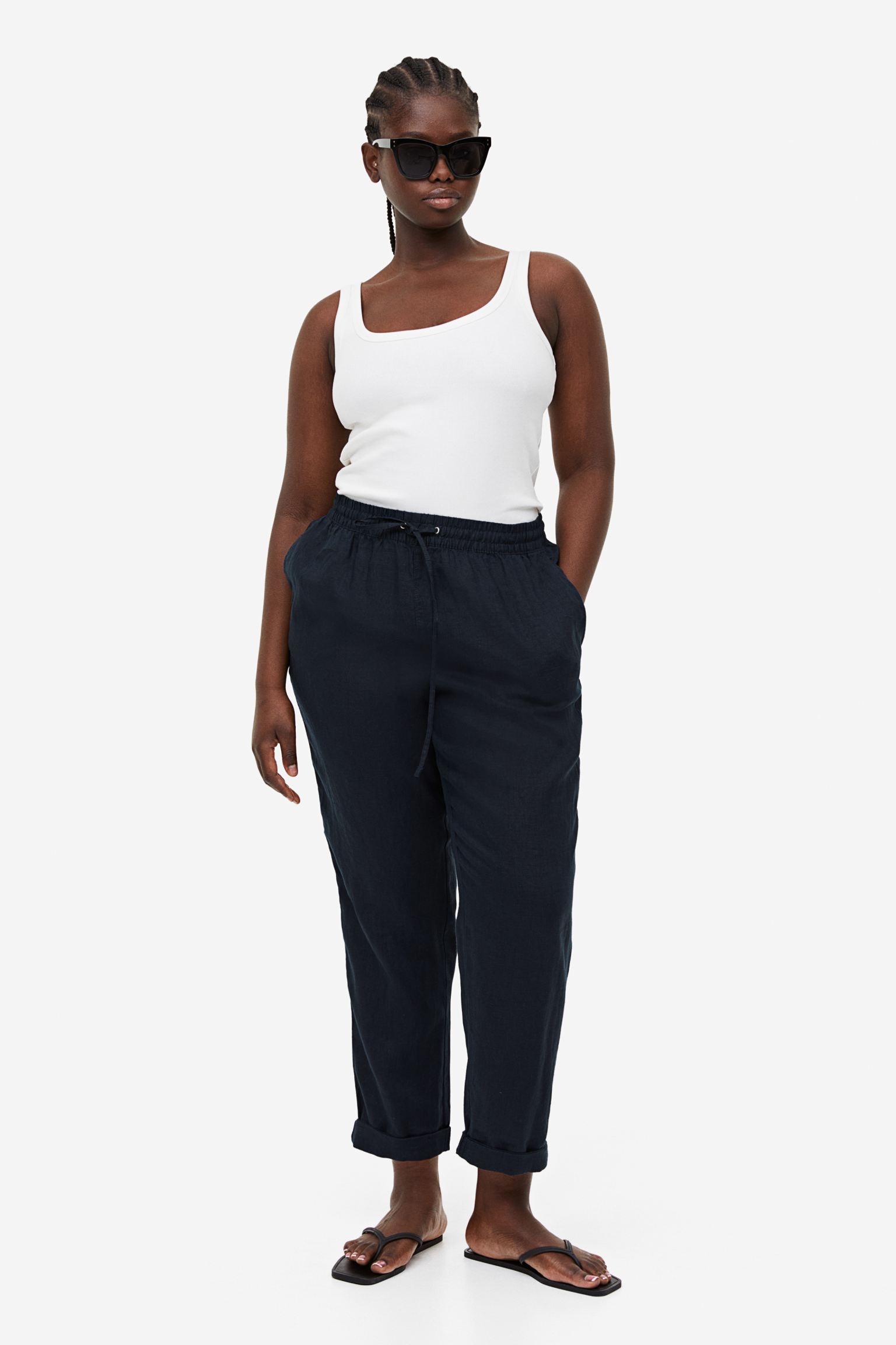 The H&M Linen Trousers Everyone Is Buying for Summer | Who What Wear UK