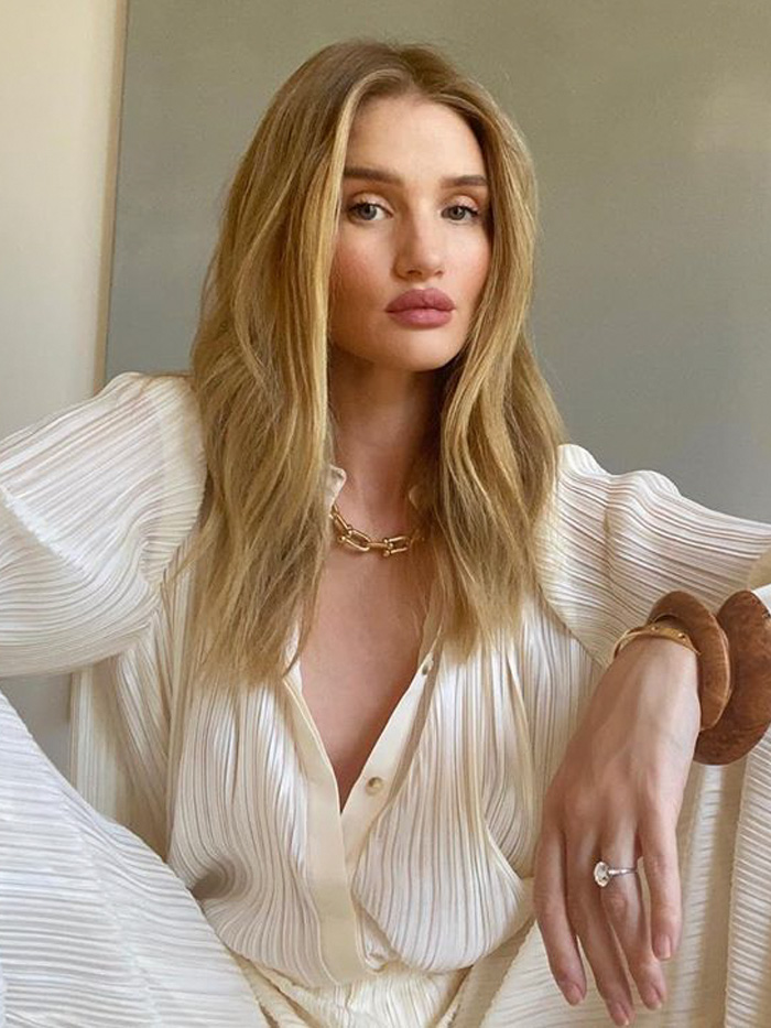 Rosie Huntington-Whiteley Summer Beauty Products : @ROSIEHW