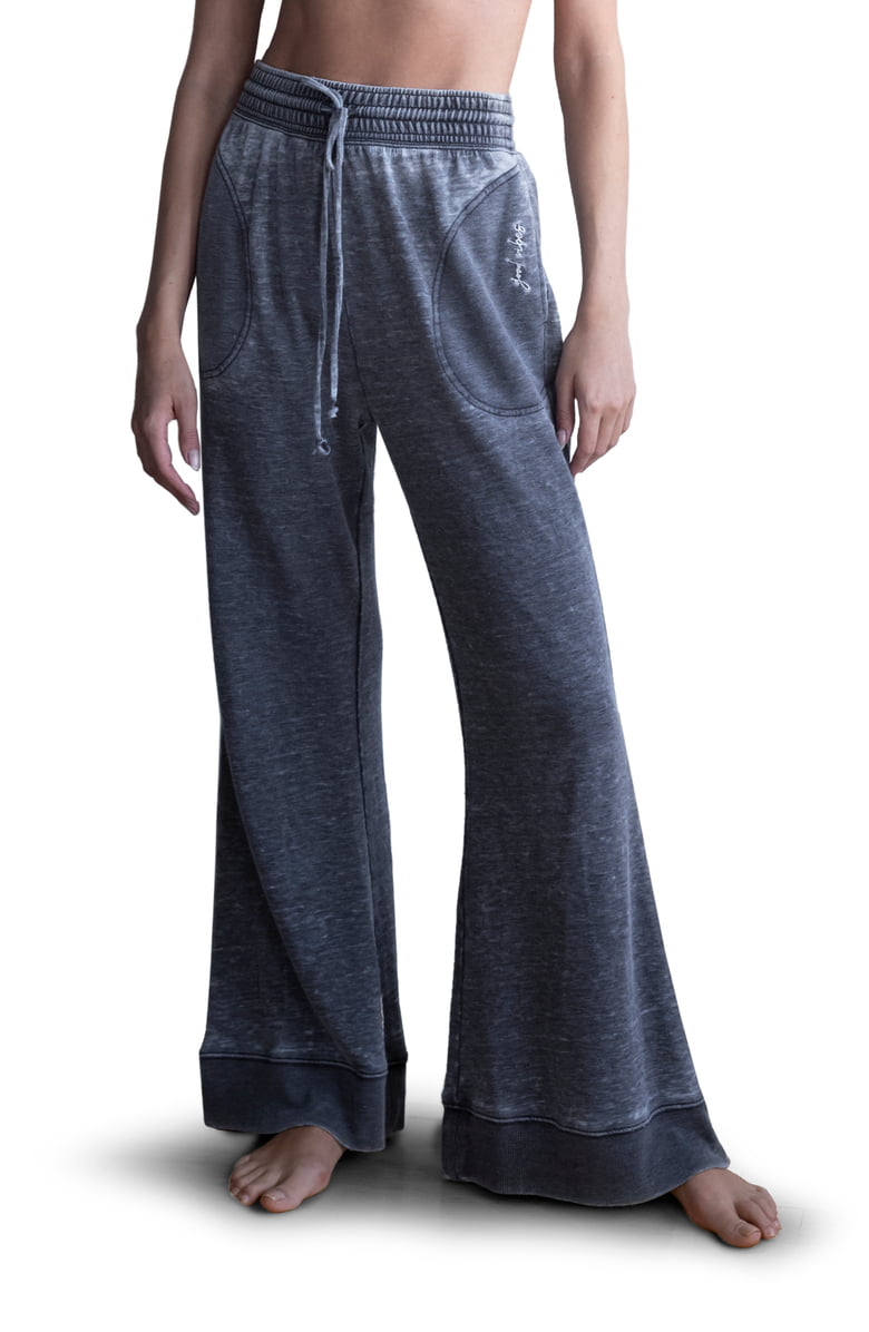 3 Comfortable Loungewear Pieces for Fall | Who What Wear