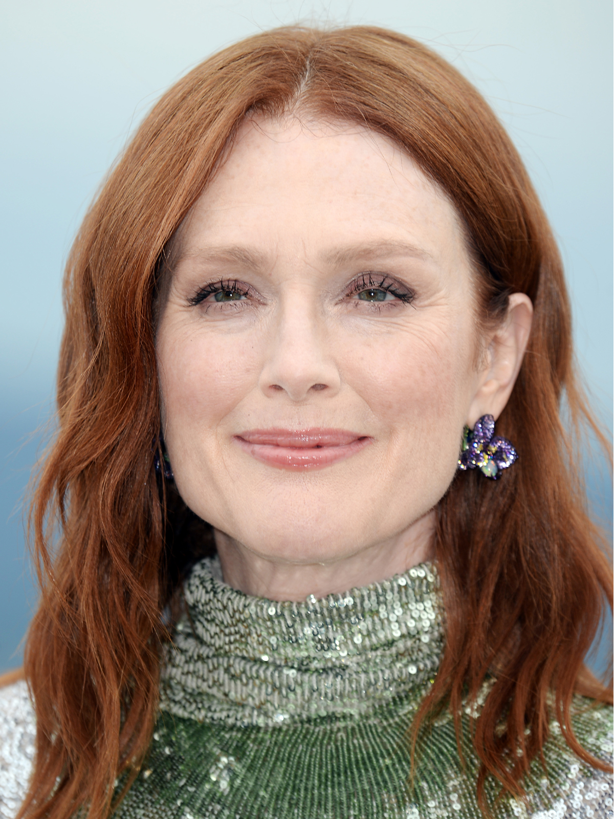 Haircuts for Women in Their 50s: Julianne Moore