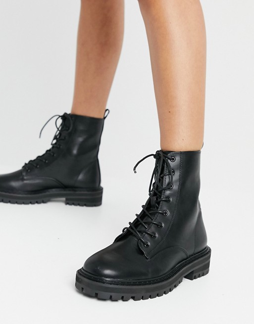 The 25 Best Black Commuter-Friendly Boots | Who What Wear