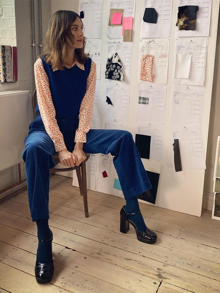 Alexa Chung Fashion: Knitted vest and shirt