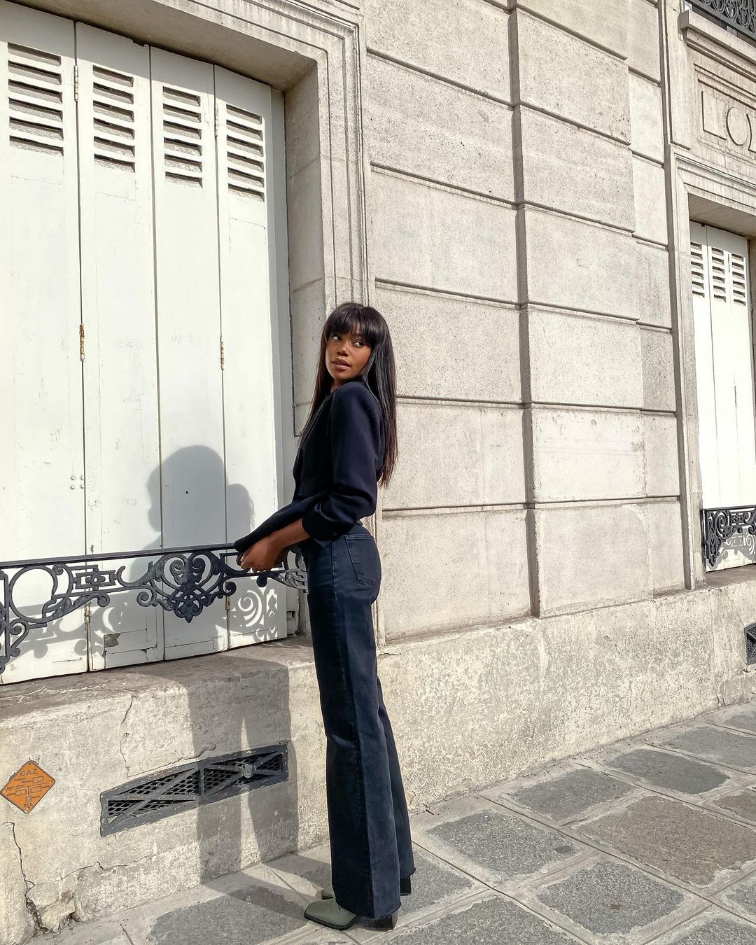 French Fashion Essentials: @andi_mun wears flared trousers