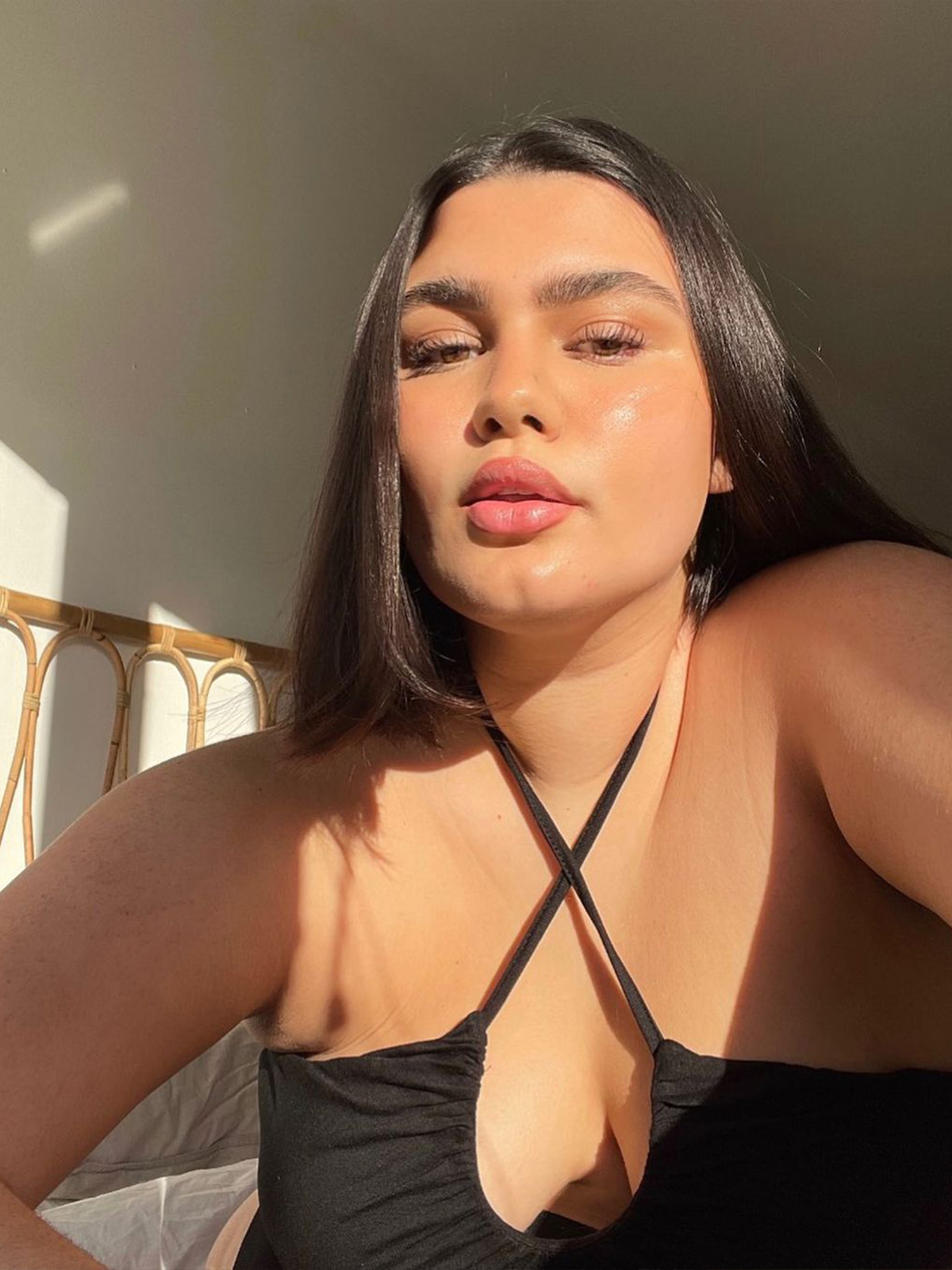 These Minimalist Makeup Products Are the Perfect Recipe for Hot Girl Summer